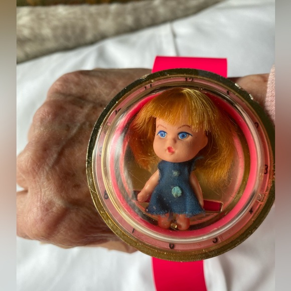 Rare 1967 Mego Maddie Mod GoGo Watch w/take out doll-hot pink band-Kiddles clone - Picture 8 of 13